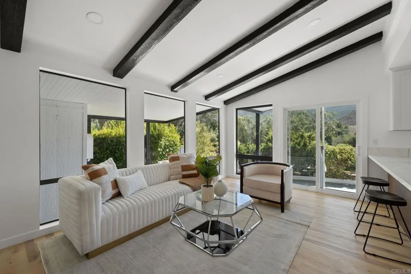 8975 Lawrence Welk Drive 211, Escondido, CA 92026
