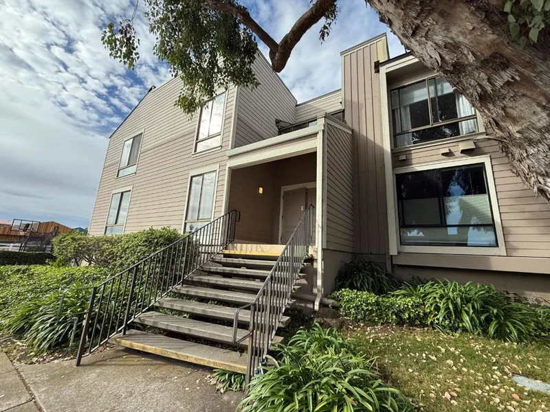 455 Pine Avenue, Half Moon Bay, CA 94019