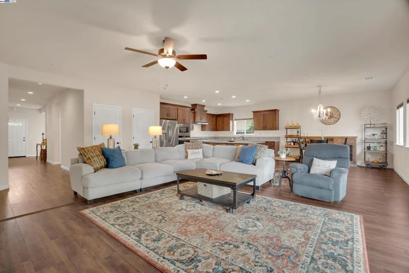 1409 St. Andrews Ln, Ione, CA 95640