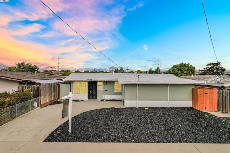 27568 Capri Ave, Hayward, CA 94545