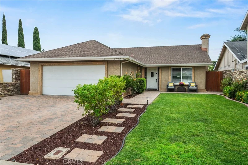 22552 Montova, Laguna Hills, CA 92653
