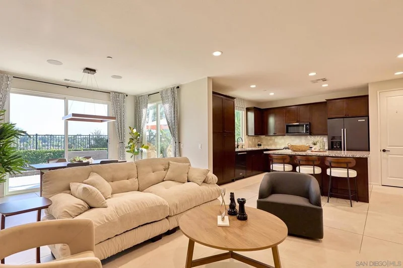 1228 Via Candelas, Oceanside, CA 92056