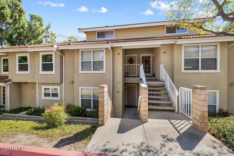 2731 Erringer Road 21, Simi Valley, CA 93065