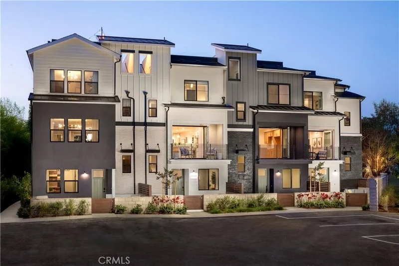 19051 Main Street 101, Huntington Beach, CA 92648