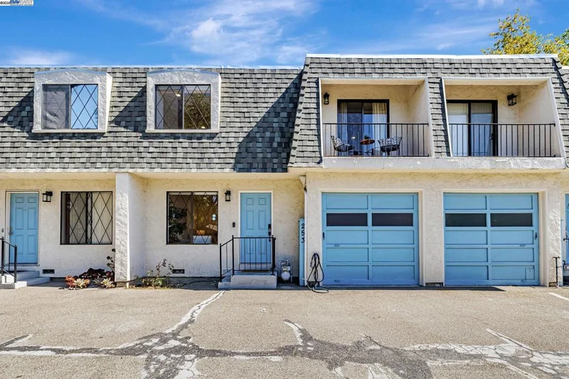253 W Rincon Ave, Campbell, CA 95008