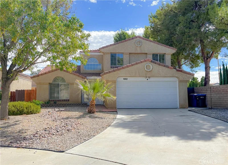 1002 E Kildare St, Lancaster, CA 93535