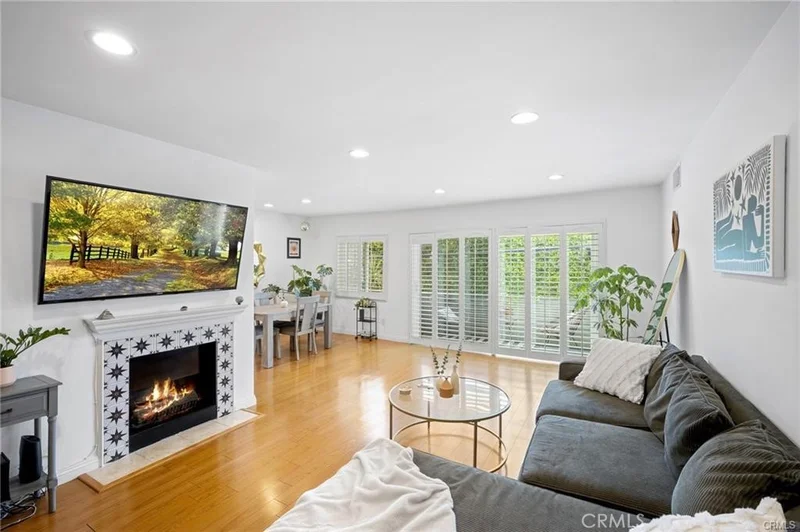 2345 Roscomare rd 306