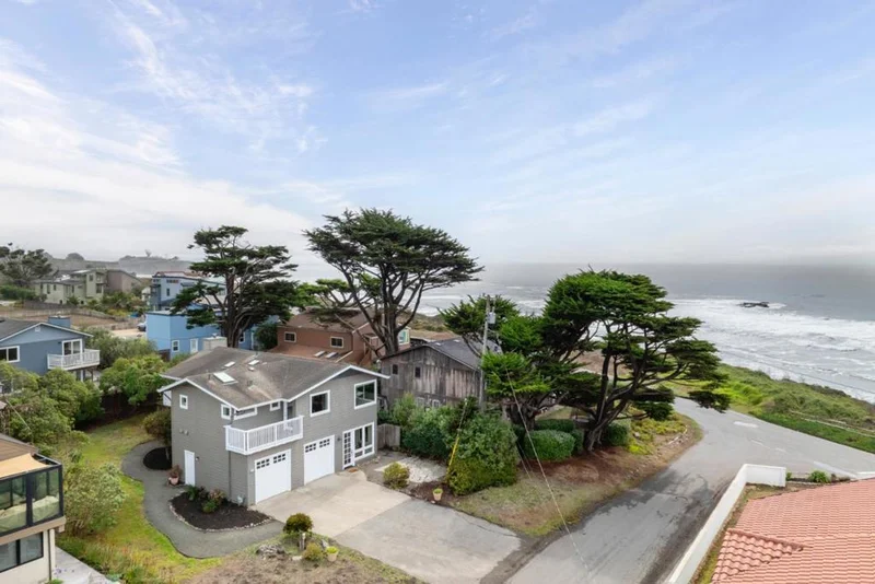 20 Madrone Avenue