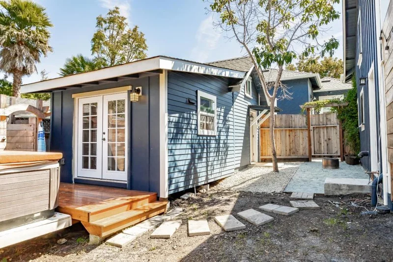 1124 Laurel Street, Santa Cruz, CA 95060