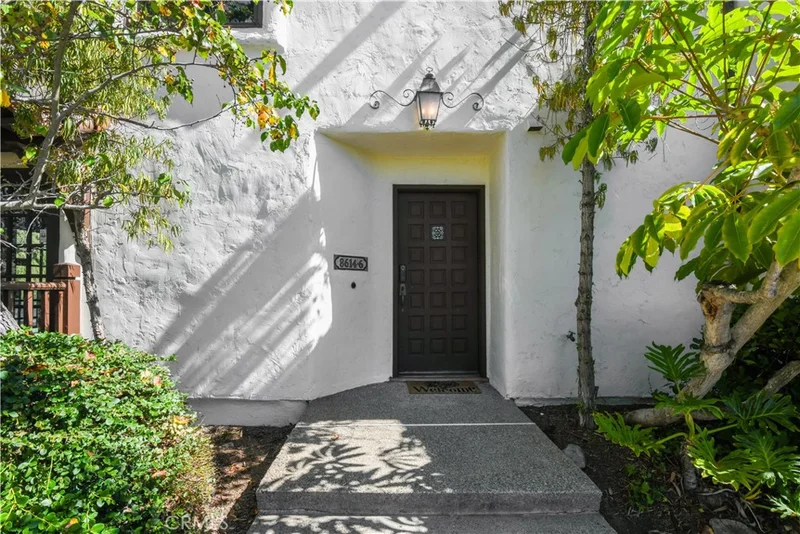 8614 Villa La Jolla Drive 6, La Jolla, CA 92037