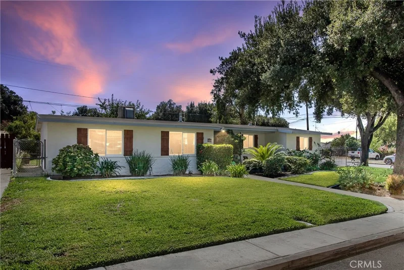 102 E Pioneer, Redlands, CA 92374