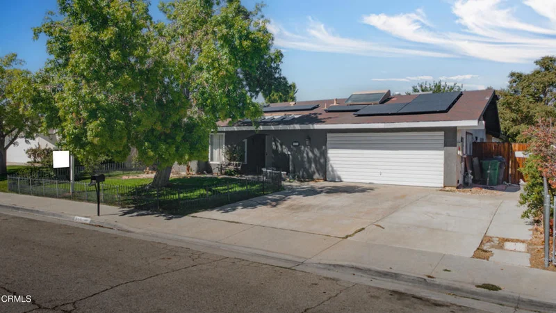 855 Lightcap Street, Lancaster, CA 93535