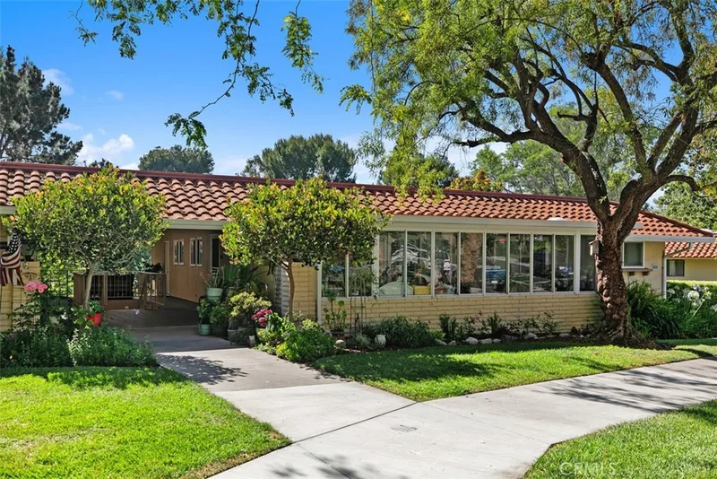 905 Ronda Sevilla O, Laguna Woods, CA 92637