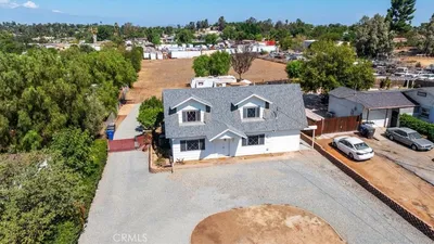10555 Robinson photo 2