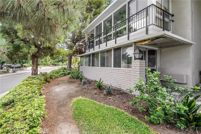 2277 W Via Mariposa W B, Laguna Woods, CA 92637