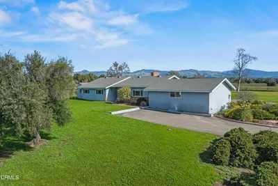 2465 Grand Avenue photo 2