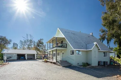 135 Sunny Hills Rd photo 2