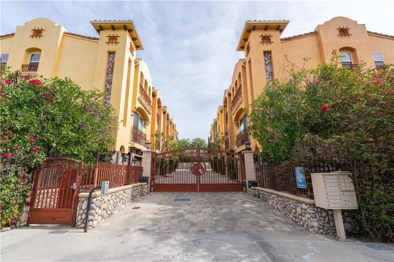 10148 Fernglen Avenue 2, Tujunga, CA 91042