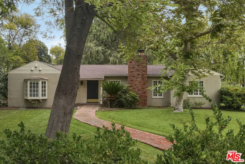 4304 Chevy Chase Drive, La Canada Flintridge, CA 91011