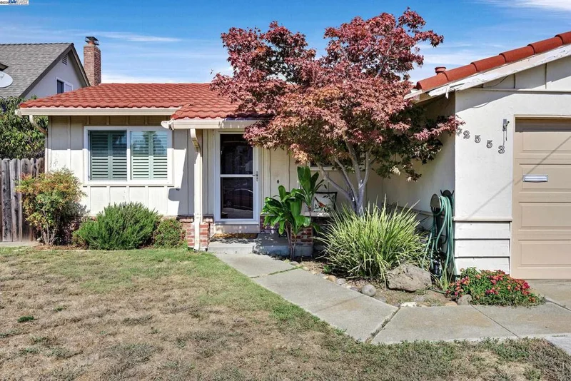 2553 Phelan Avenue, Hayward, CA 94545