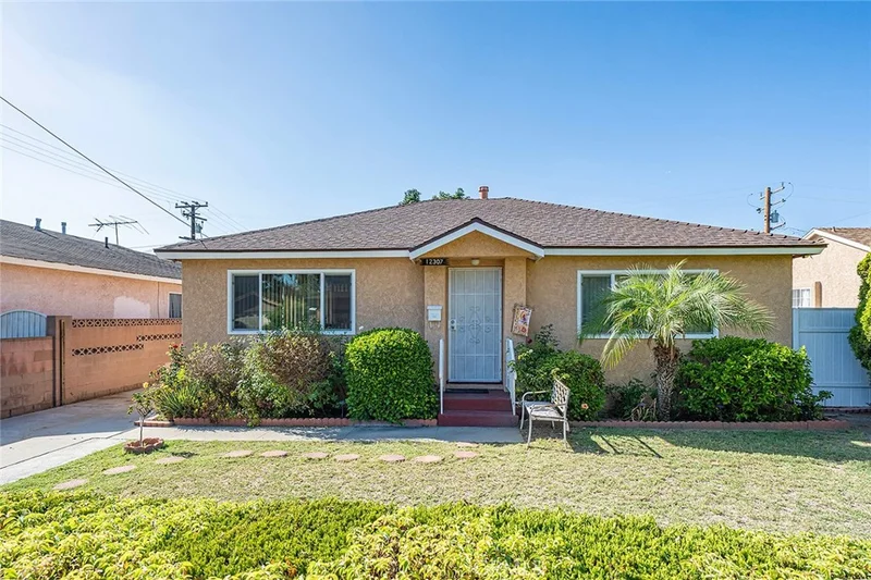 12307 Rives Ave, Downey, CA 90242