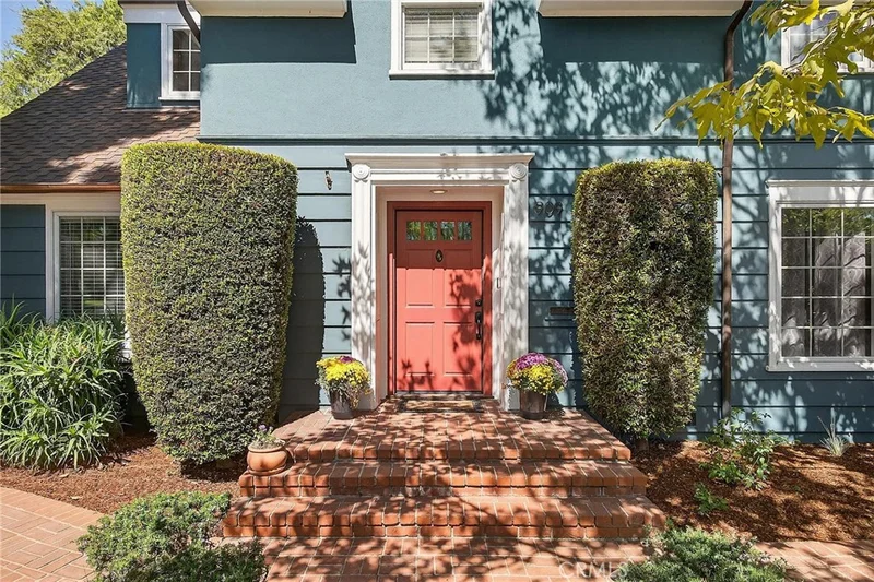 909 E Marshall Place, Long Beach, CA 90807