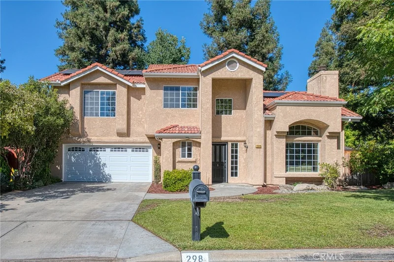 298 E Lindbrook Lane, Fresno, CA 93720