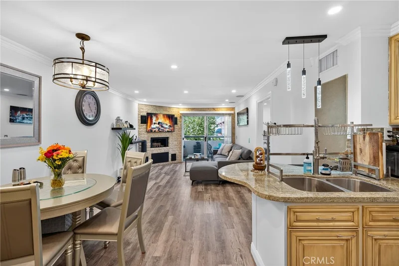 5550 Owensmouth 107, Woodland Hills, CA 91367