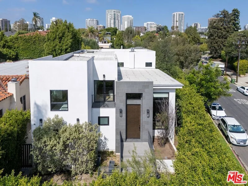 10501 Eastborne Avenue, Los Angeles, CA 90024