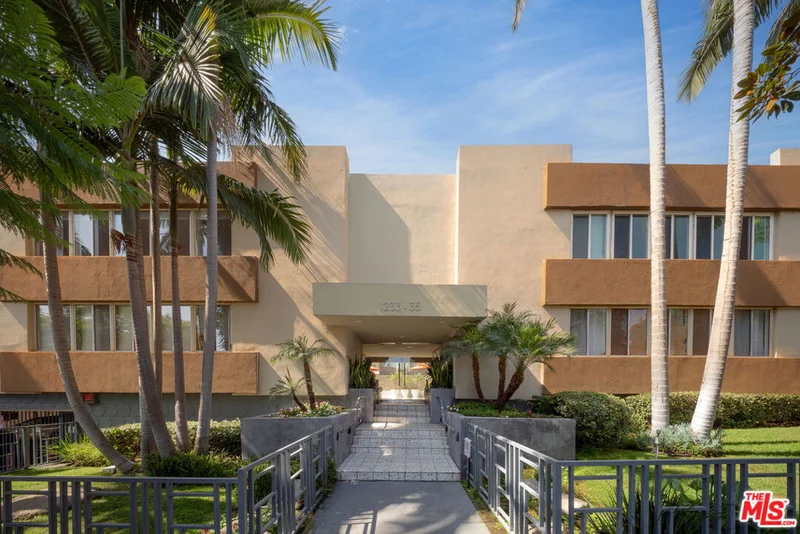 1233 N Laurel Avenue 216, West Hollywood, CA 90046