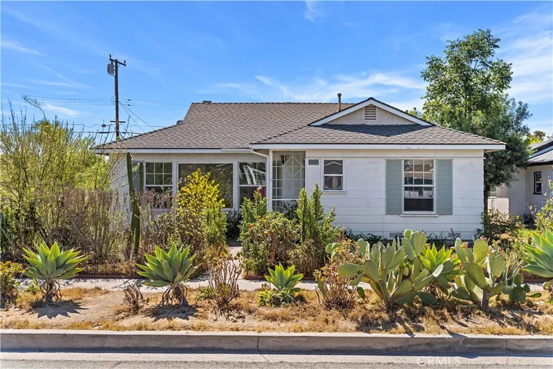 1040 E Oakmont, Orange, CA 92867