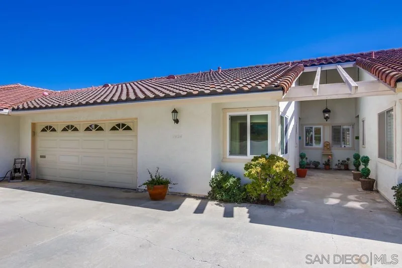 1024 La Tierra Dr
