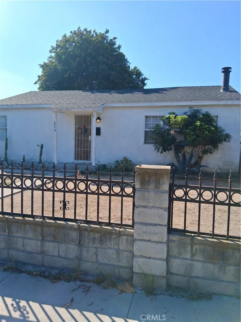 270 E Heath Lane photo 2