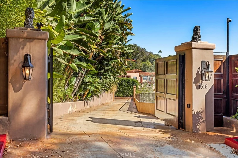 1316 Beverly Grove Place photo 2