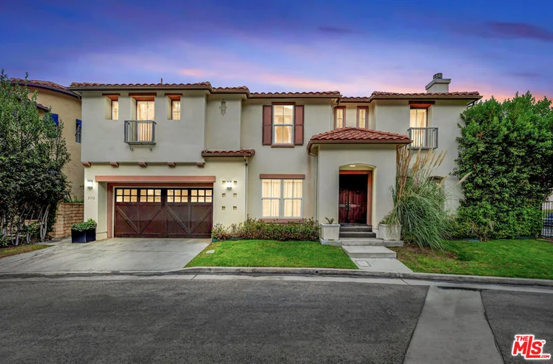 2752 Stone View Court, Los Angeles, CA 90068