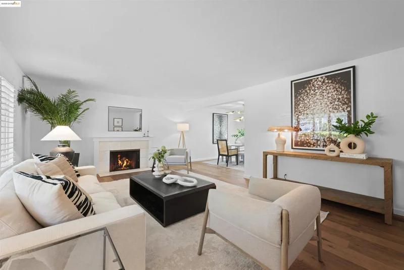 7796 Surrey Ln, Oakland, CA 94605