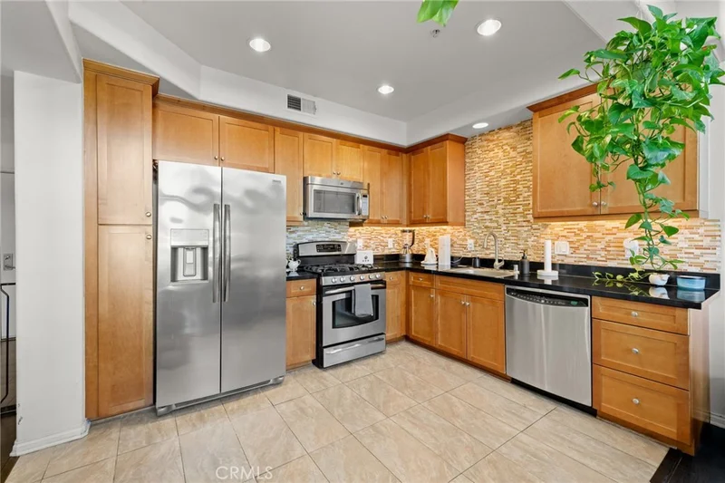 360 W Avenue 26 401 photo 2