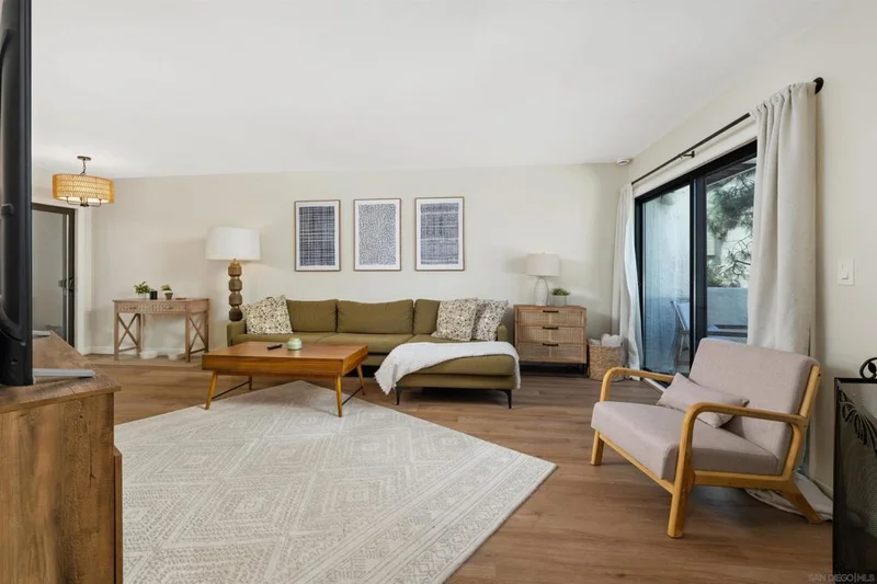 2274 Caminito Pescado 37, San Diego, CA 92107
