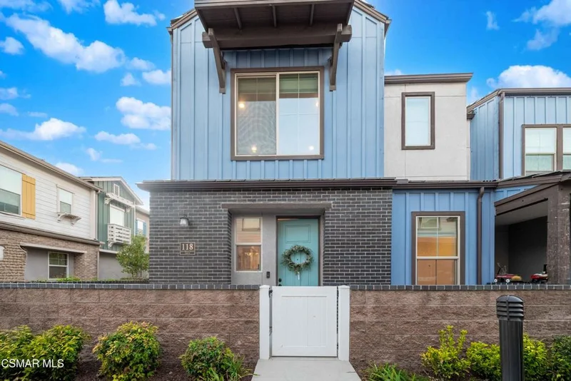118 Red Brick, Simi Valley, CA 93065