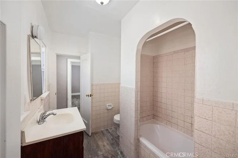 845 W 75th Street 847 1/2 photo 2