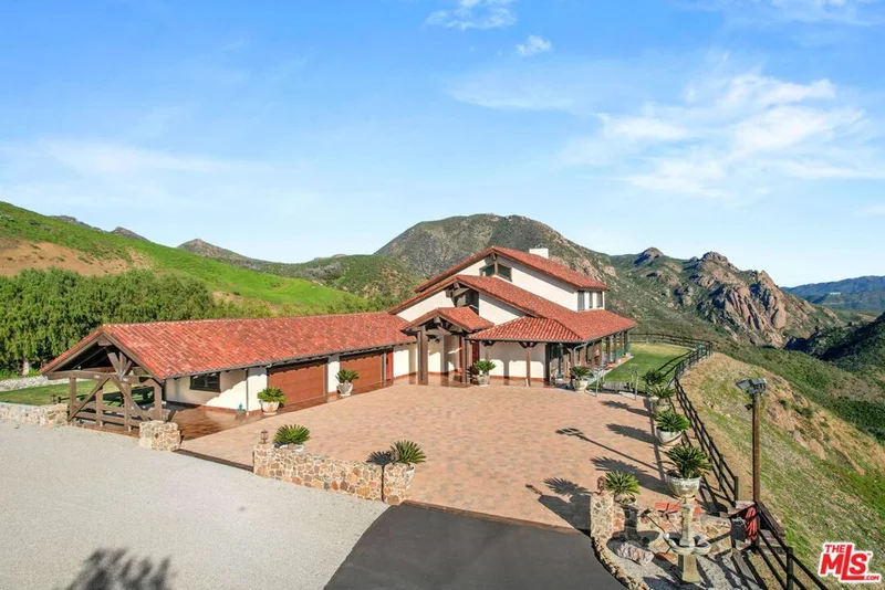 12486 Yerba Buena, Malibu, CA 90265