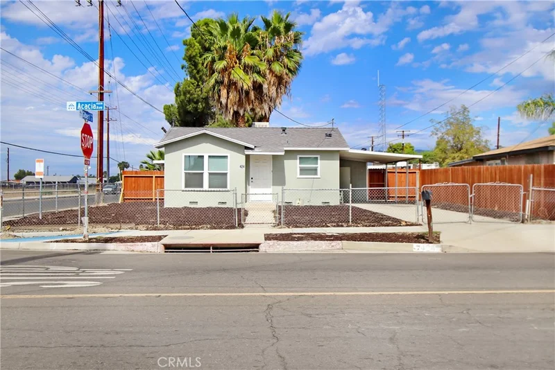 424 W Acacia Avenue, Hemet, CA 92543