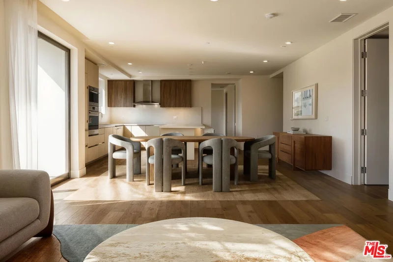 411 S Hamel Road 310, Los Angeles, CA 90048