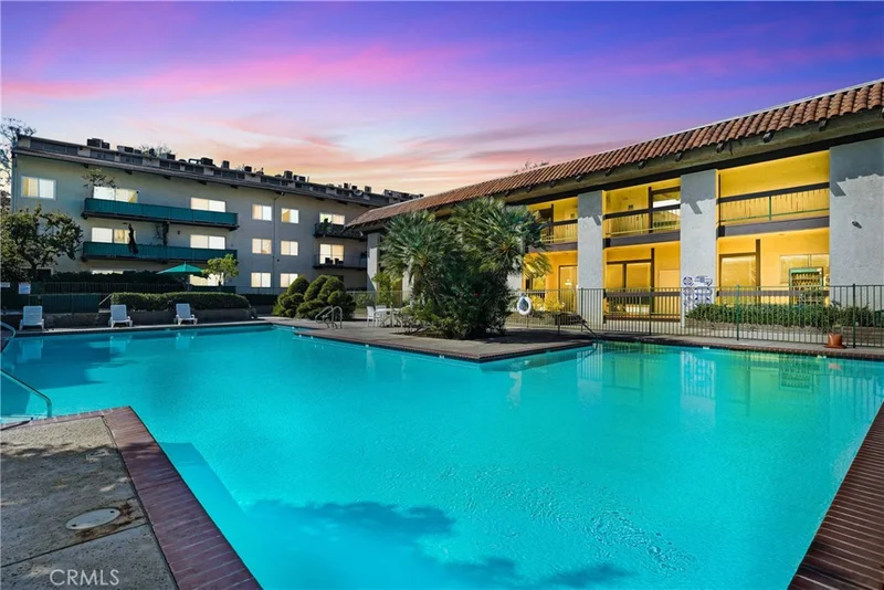 5460 White Oak G213, Encino, CA 91316