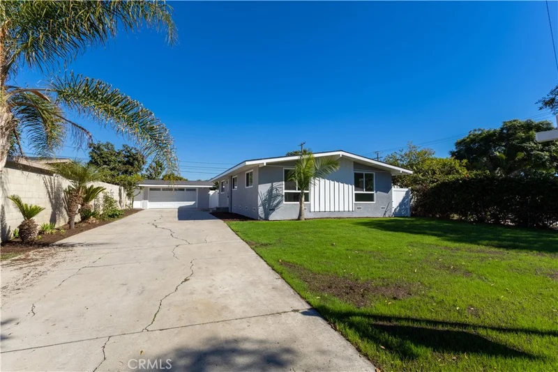 413 S Poplar, Santa Ana, CA 92703