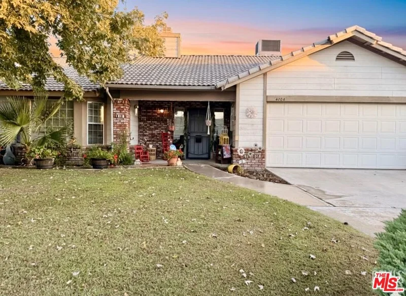4104 Southern Breeze Drive, Bakersfield, CA 93313