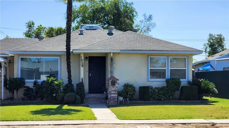 1039 W Saginaw, Fresno, CA 93705