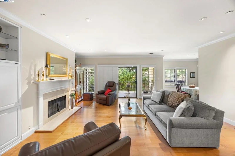 1133 Douglas Avenue #3, Burlingame, CA 94010