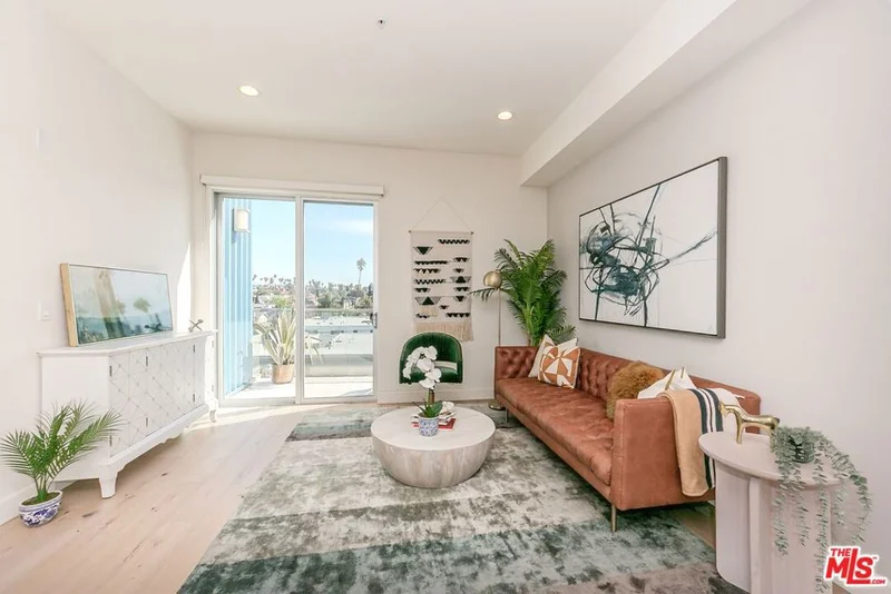105 S Mariposa Avenue Ph9, Los Angeles, CA 90004