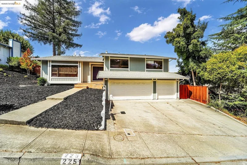 225 Skyline Dr, Vallejo, CA 94591